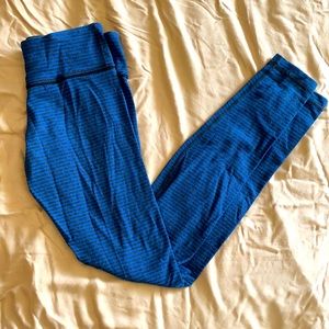 Lululemon sz6 Striped Blue & Gray WU Leggings